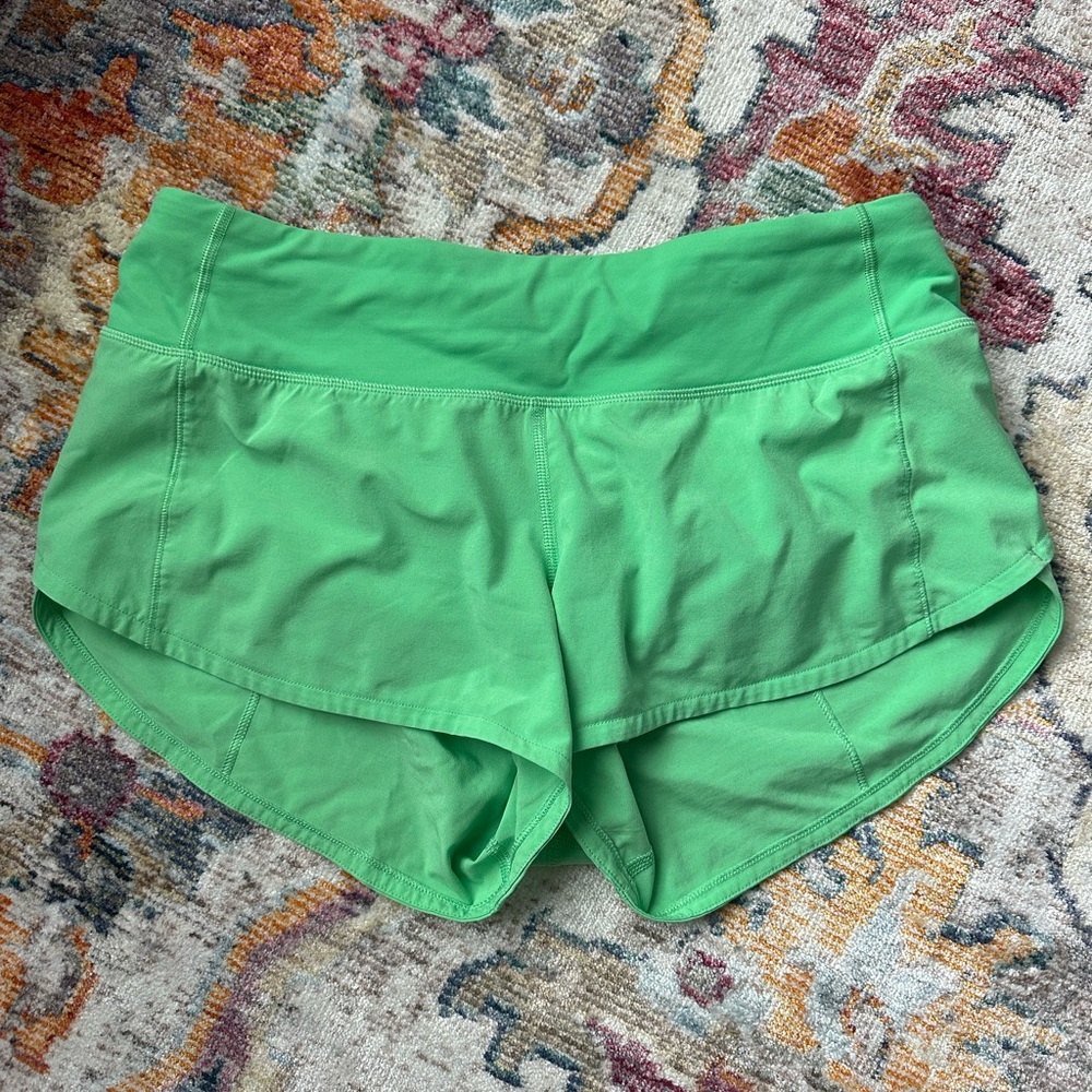 Lululemon size 4 speed up shorts! 2”